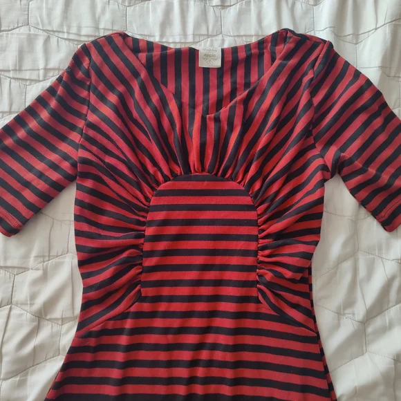 Shabby Apple Red and Black Long Sleeve Dress - Picture 2 of 5